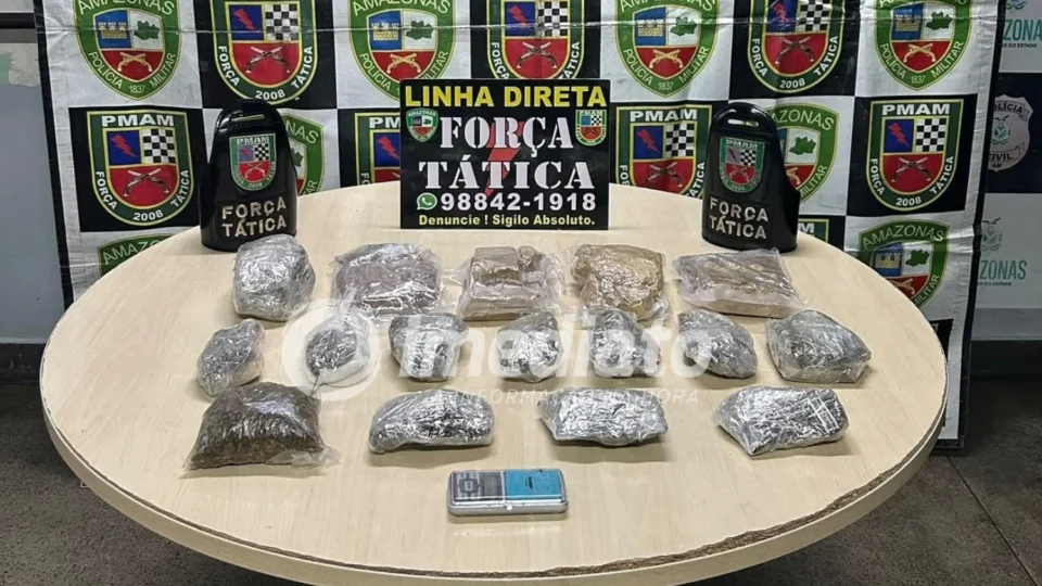 ESCAPOU, MAS DEIXOU O PREJUÍZO: Homem pula muro e deixa 6,5 kg de drogas escondidos em meio à areia em Manaus