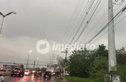 MANAUS DEBAIXO D’ÁGUA: Forte chuva atinge a cidade e deixa motoristas em alerta após três acidentes