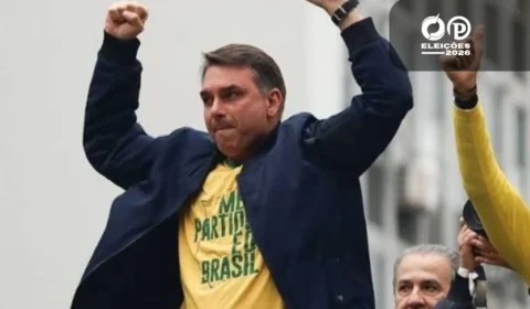 Flávio Bolsonaro vence em sete países e lidera total de votos no exterior