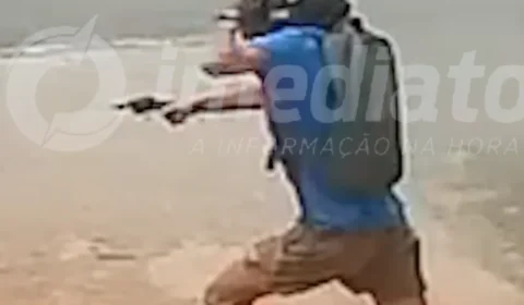 FLAGRANTE | Dupla em moto faz série de assaltos e troca tiros com policial à paisana