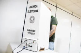 ATENÇÃO! Eleitores devem ficar atentos ao horário de votação no Amazonas neste domingo