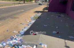 Após comícios, ruas ficam com lixo e moradores cobram responsabilidade pela limpeza
