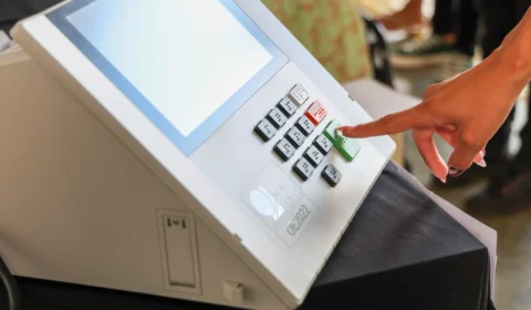 ELEIÇÕES 2026: Três mortes são registradas em locais de votação durante o 1º turno em diferentes estados