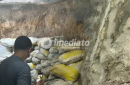 Moradores relatam problemas na drenagem e risco estrutural em imóveis na Rua Major Gabriel, em Manaus