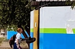 VEJA O VÍDEO: Sem ar- condicionado, alunos ficam no calor dentro de sala de aula por falta de estrutura