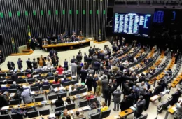 Apoio a Flávio Bolsonaro amplia tensão entre União Progressista e Alcolumbre