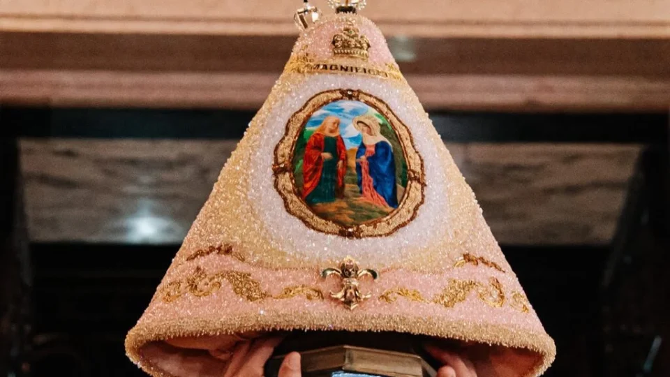CÍRIO 206: Inspirado na simplicidade de Maria, manto do Círio de Nazaré é apresentado em Belém