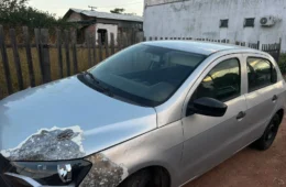 VEJA O VÍDEO: Carro permanece abandonado há três dias e preocupa moradores