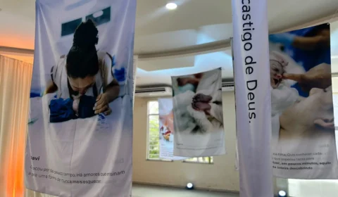 Memória e afeto: Exposição fotográfica transforma histórias de perda em acolhimento e amor