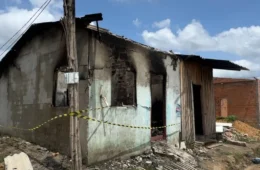 VEJA: Família com duas crianças perde tudo em incêndio e pede ajuda em Ananindeua
