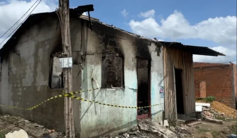 VEJA: Família com duas crianças perde tudo em incêndio e pede ajuda em Ananindeua