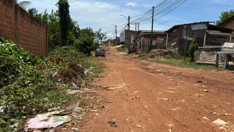 Moradores cobram melhorias na infraestrutura da rua Rouxinol, em Boa Vista