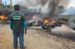 MULTA PESADA: Proprietário leva multa de R$ 100 mil após incêndio e queima de pneus em terreno