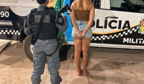 Mulher é presa com 61 papelotes de crack em frente a bar no Amapá