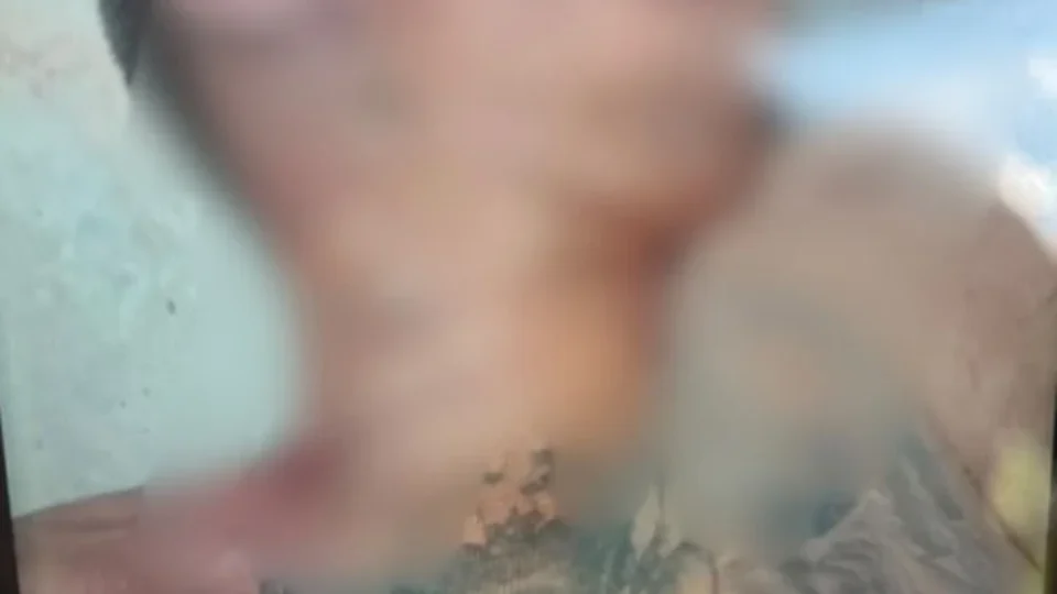 HOMICÍDIO: Homem é encontrado morto com perfurações no corpo em terreno baldio