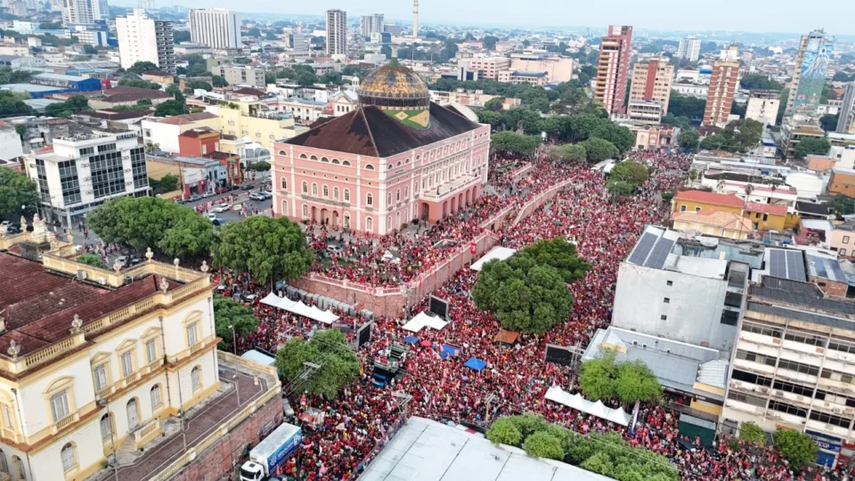 VEJA VÍDEO: Mobilizações pró-Lula movimentam Manaus na reta final do segundo turno