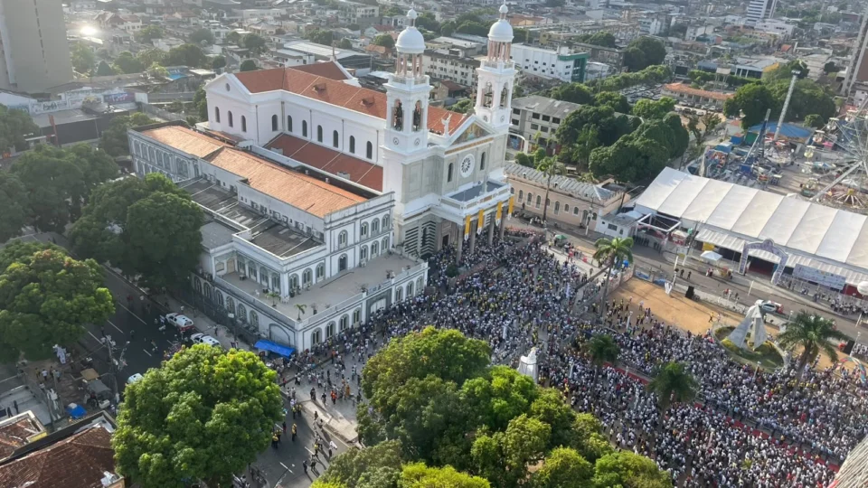 VEJA O VÍDEO | Recírio encerra festividade de Nazaré com fé e emoção em Belém