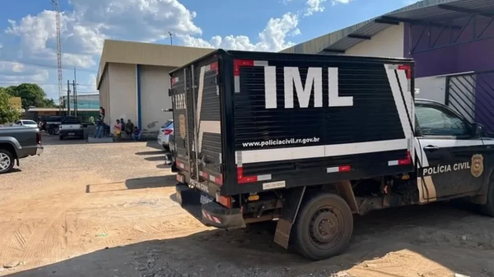 Jovem de 18 anos é encontrado morto em quintal de residência