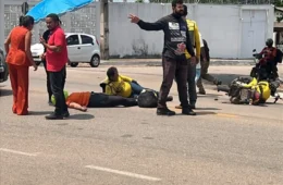 AGORA | Motociclista fica ferido em acidente com carro na Avenida Farquar, em Porto Velho