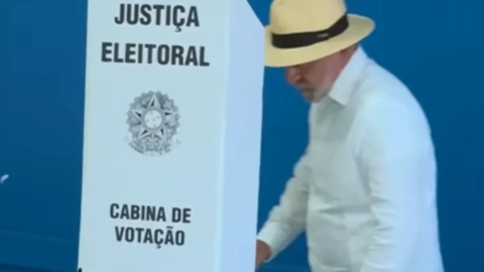 Lula vota em São Bernardo do Campo, no ABC Paulista