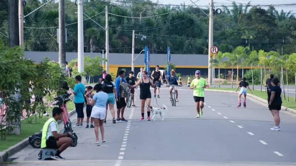 Prefeitura de Manaus alerta para qualidade do ar péssima e suspende atividades ao ar livre até domingo (18)