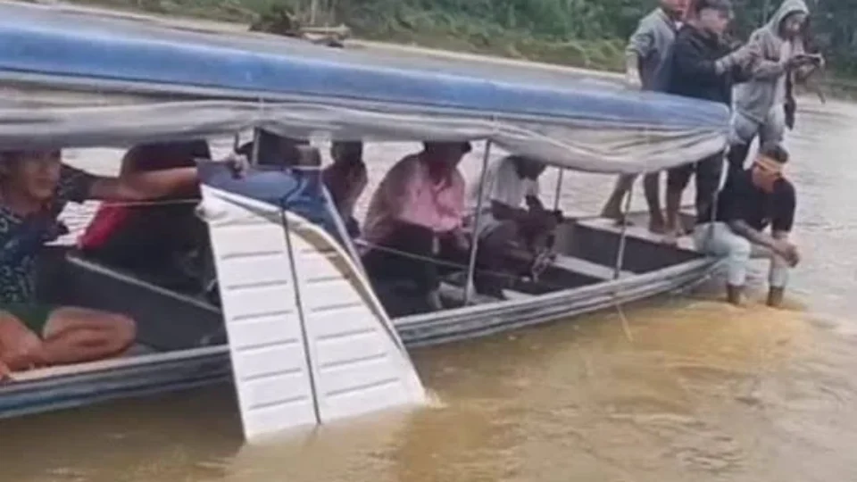 VEJA VÍDEO: Aeronave faz pouso forçado no Rio Purus quando equipe seguia para entregar prêmio no Acre