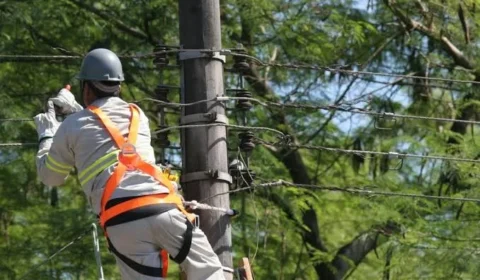 Manaus e três municípios do AM terão desligamento de energia nesta segunda-feira