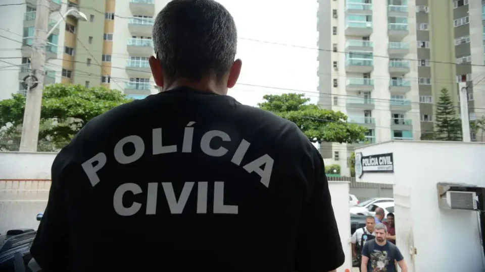 Homem é atingido por 3 tiros no peito em tentativa de homicídio