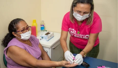 Outubro Rosa oferece consultas, exames e vacinação sem agendamento em Manaus