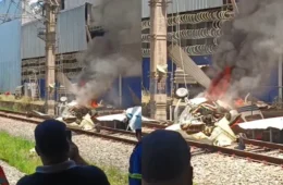 URGENTE: Avião de pequeno porte cai em pátio do metrô em Belo Horizonte e piloto morre